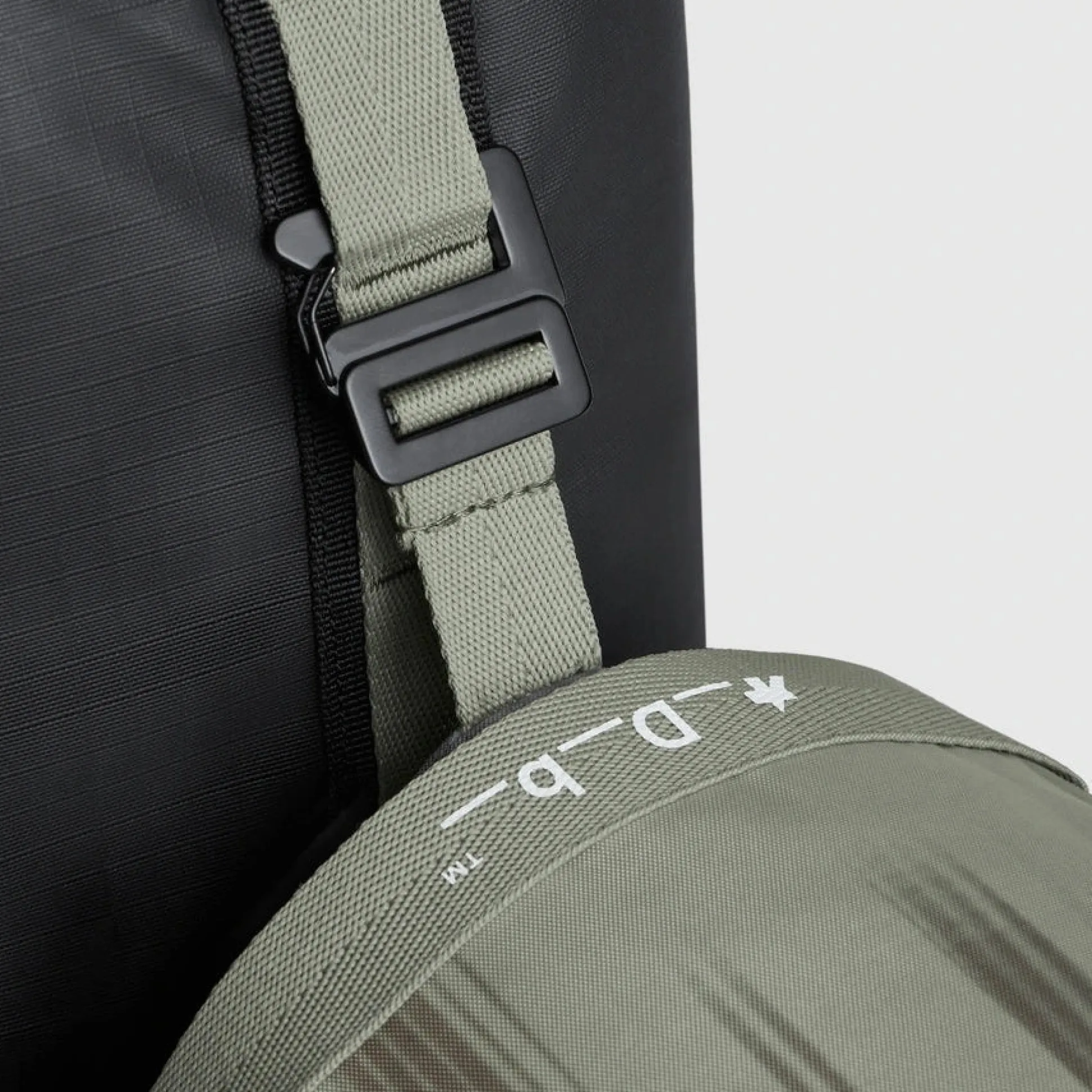 Borsa Assos x D_b_ Roamer 3 Piece Travel System
