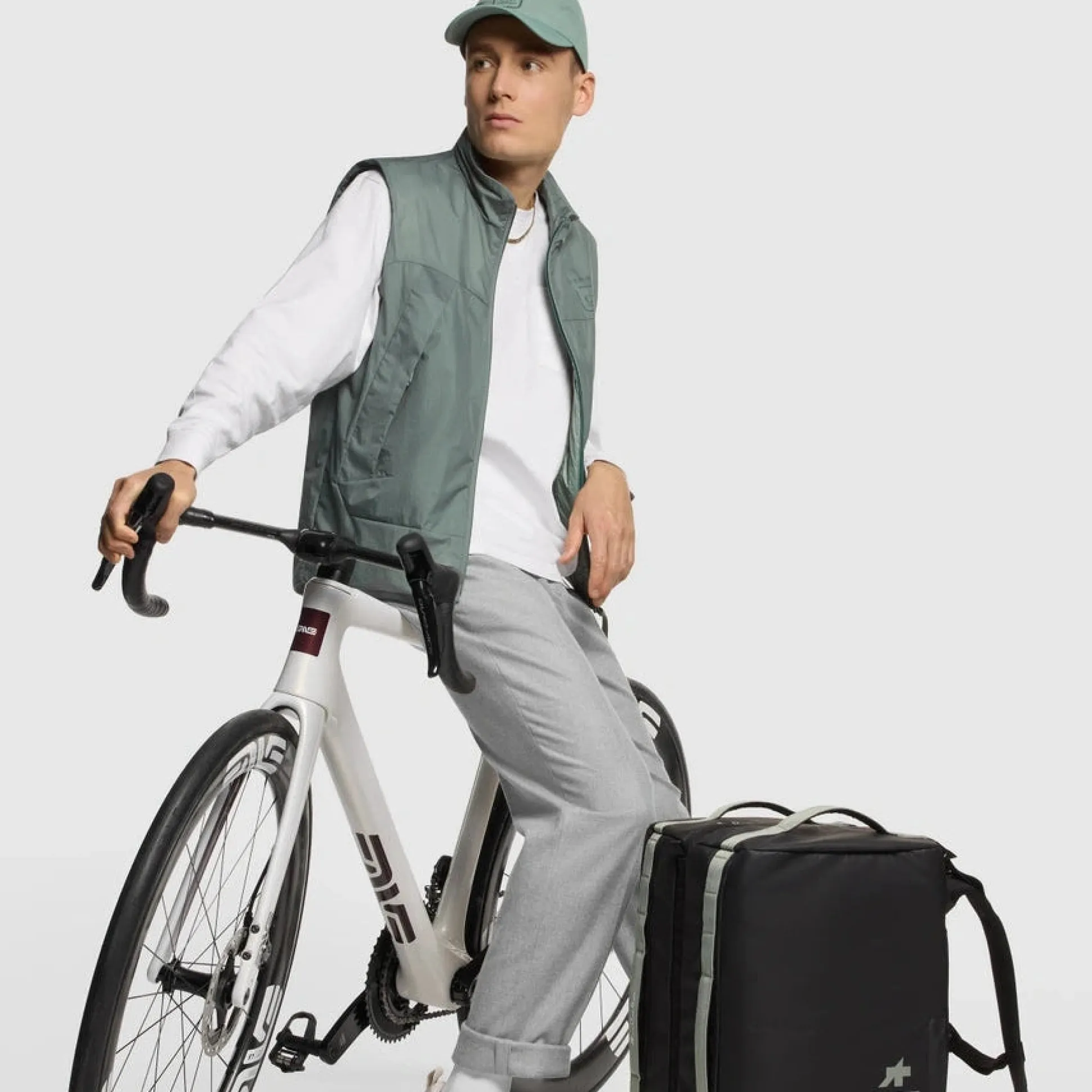 Borsa Assos x D_b_ Roamer 3 Piece Travel System