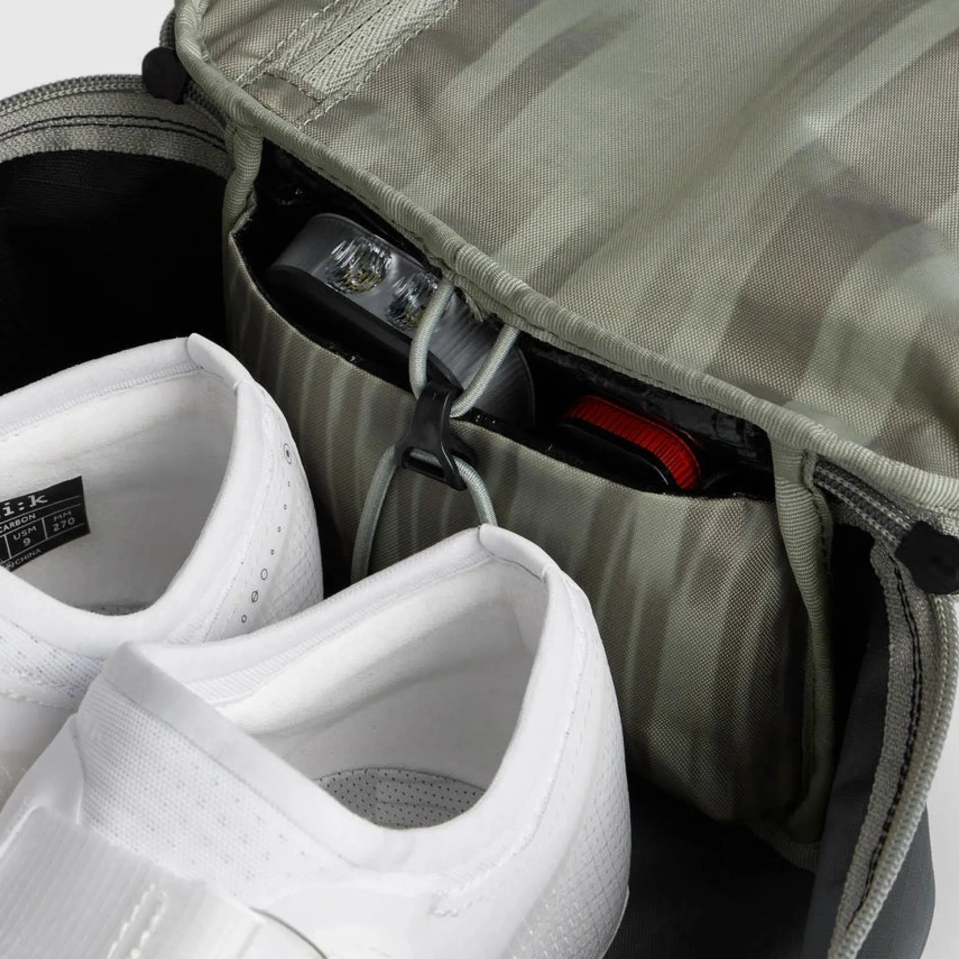 Borsa Assos x D_b_ Roamer 3 Piece Travel System