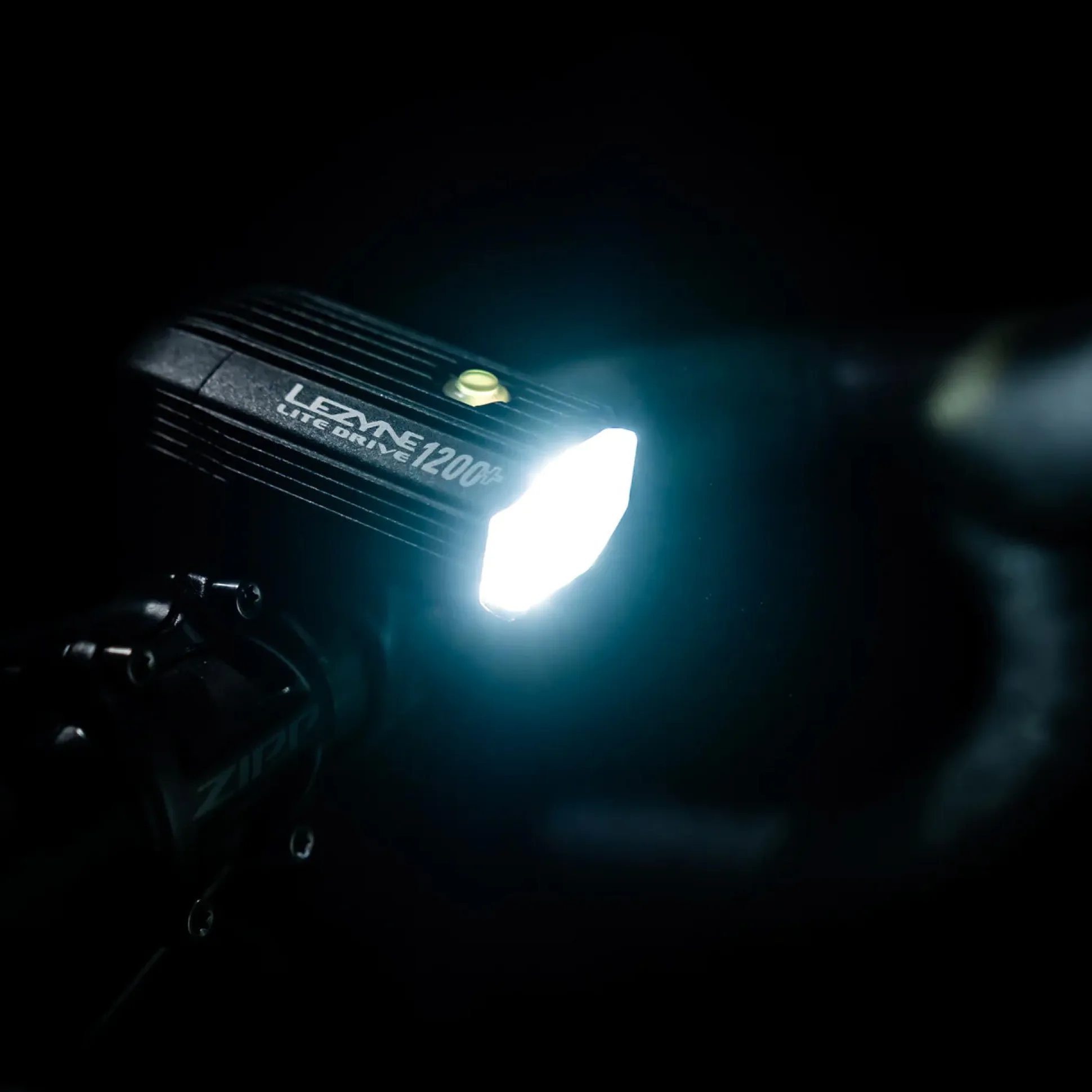 Luce anteriore Lezyne Lite Drive 1200+