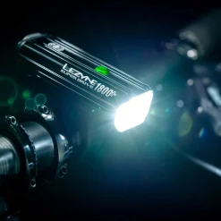 Luce Anteriore Lezyne Super drive 1800+ Smart - Nero
