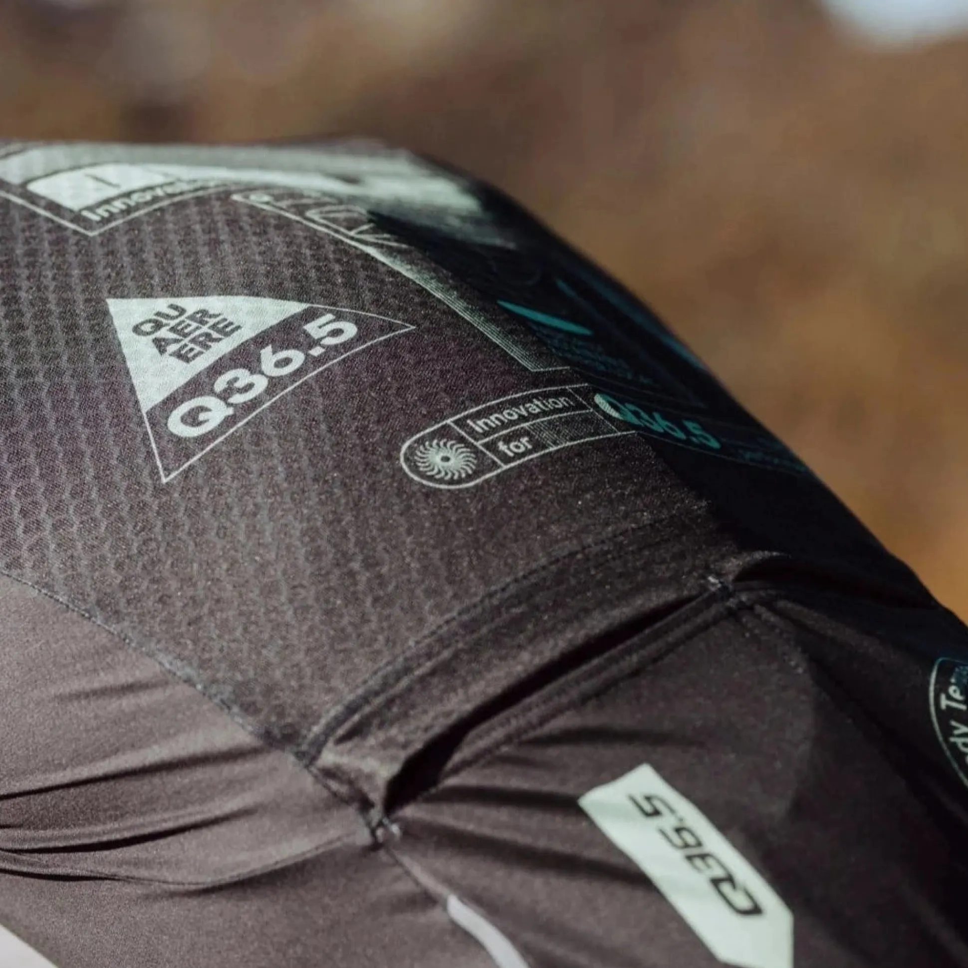 Maglia maniche lunghe Q36.5 Gregarius Hybrid Light Retrofuture - Nero