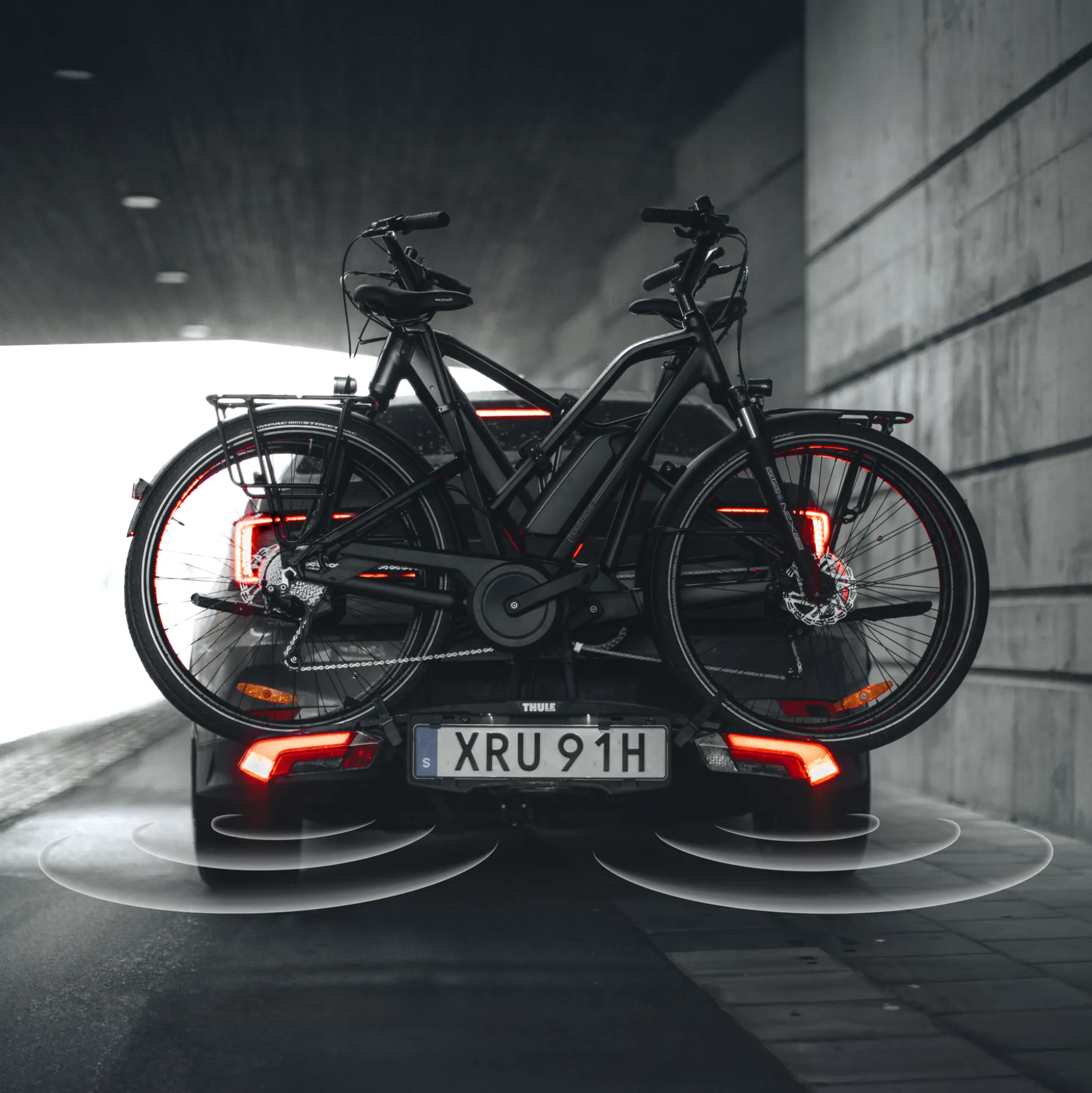 Portabici da installare sul gancio di traino Thule Epos ParkSecure 69cm - Nero